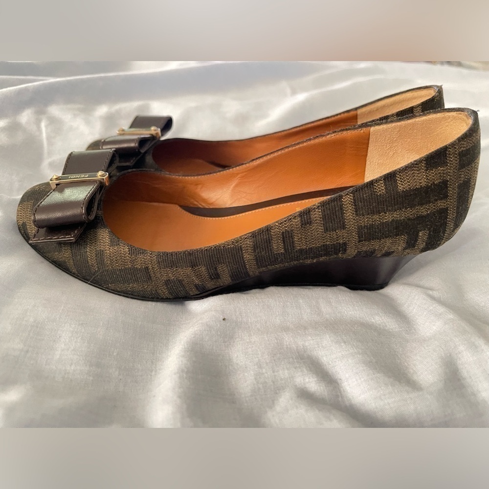 Real FENDI zucca wedges in size 35 brown bow - Picture 13 of 14